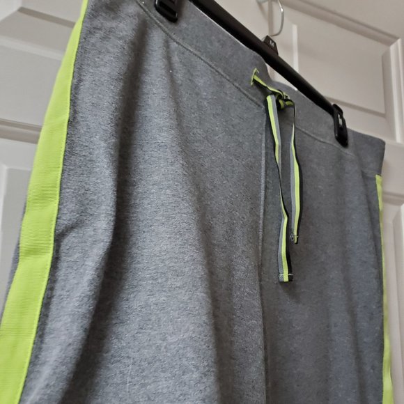 ie RELAXED TWO PIECE JOG SET - Picture 5 of 11